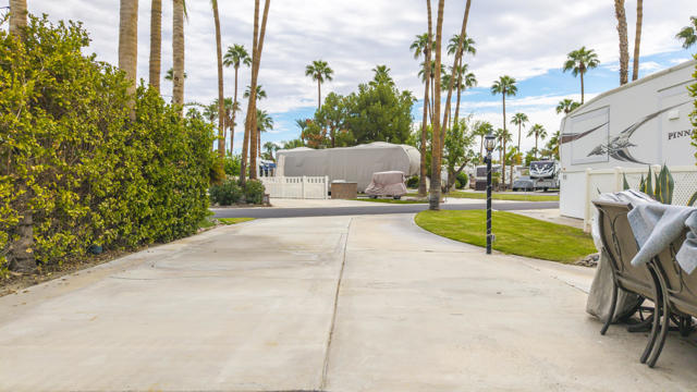 69411 Ramon Road, Cathedral City CA: https://media.crmls.org/mediaz/4d992a53-171e-48b4-80fb-12f9b19d5d34.jpg