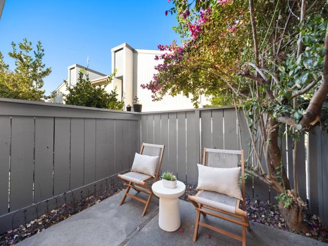 49 Showers Drive, Mountain View CA: https://media.crmls.org/mediaz/4d99e6f2-f8c8-4f3d-bc48-43469efe108d.jpg