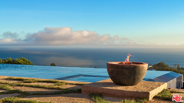 0 Murphy Way, Malibu CA: https://media.crmls.org/mediaz/4d9a5f5d-8801-430b-afcc-7105d9150326.jpg