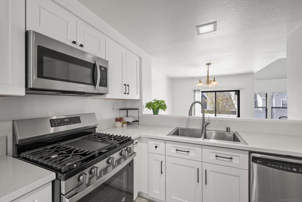 MLS #250031714SD img 4