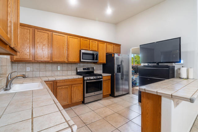 65866 Estrella Avenue, Desert Hot Springs CA: https://media.crmls.org/mediaz/4d9aa381-6368-48e6-8c71-ac1505c993e1.jpg