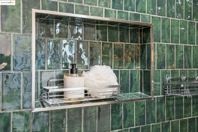 1417 Richmond St, El Cerrito CA: https://media.crmls.org/mediaz/4d9aae06-c834-4e7b-825a-0fec7a728cbf.jpg