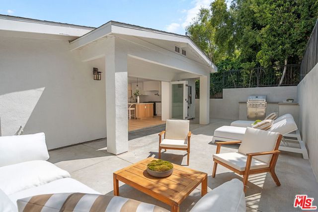 10436 Cheviot Drive, Los Angeles CA: https://media.crmls.org/mediaz/4d9abaa8-2958-498c-a498-81452ac0227a.jpg