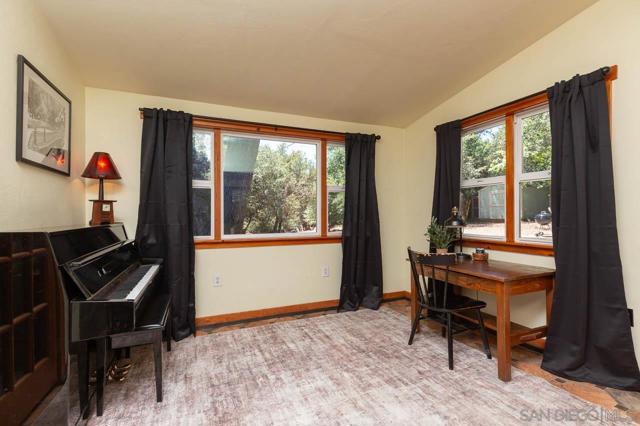 4470 Pine Ridge Avenue, Julian CA: https://media.crmls.org/mediaz/4d9abf12-1c03-4e18-9f9c-0b80e181e638.jpg