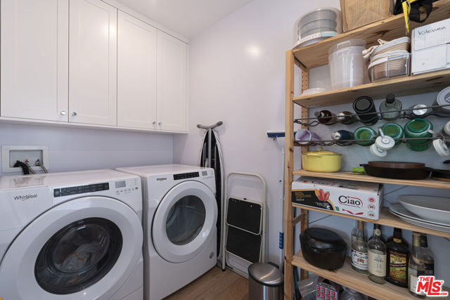 1005 N Alexandria Avenue, Los Angeles CA: https://media.crmls.org/mediaz/4d9bc257-61b7-40bb-9432-3f831d1bbc74.jpg