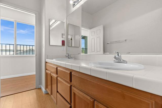 10628 Hidden Grove Circle, Stockton CA: https://media.crmls.org/mediaz/4d9be375-ee5e-4bac-bbe7-5e6ae297867d.jpg