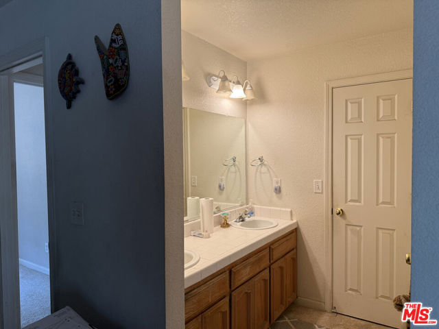 31199 Rolling Meadow Court, Coarsegold CA: https://media.crmls.org/mediaz/4d9c2c8a-2060-4061-824a-3d2baab1de08.jpg