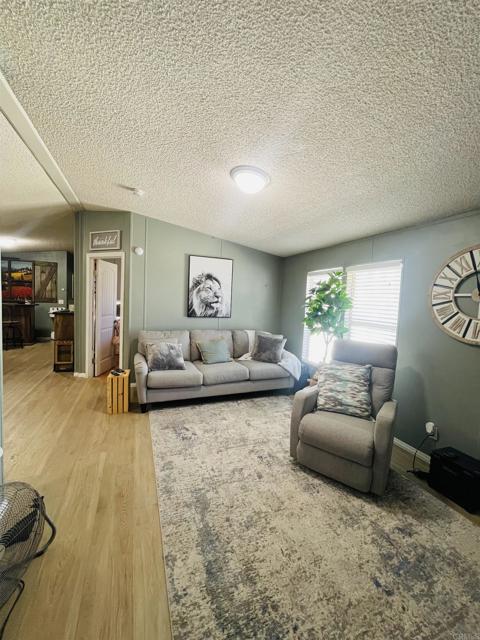913 S Grand Avenue, San Jacinto CA: https://media.crmls.org/mediaz/4d9ca965-e99e-44f5-9cb7-af28cc7ff4e5.jpg