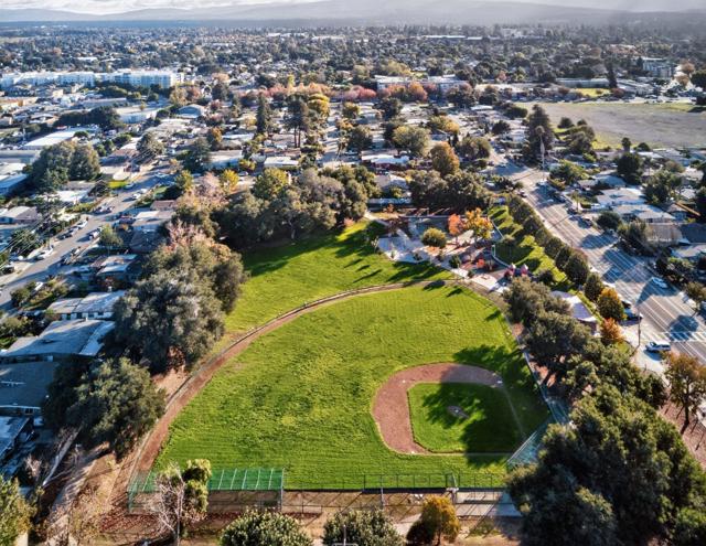 2509 Illinois Street, East Palo Alto CA: https://media.crmls.org/mediaz/4d9cc3f0-f5bf-4840-9fcb-4e66ab286458.jpg