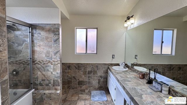 51905 Avenida Rubio, La Quinta CA: https://media.crmls.org/mediaz/4d9cd99b-14df-4729-ad4d-3a4d0e19702f.jpg