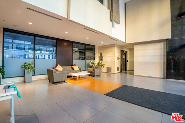 1234 Wilshire Boulevard, Los Angeles CA: https://media.crmls.org/mediaz/4d9ce3b4-429b-4b67-abda-379c93034bc2.jpg