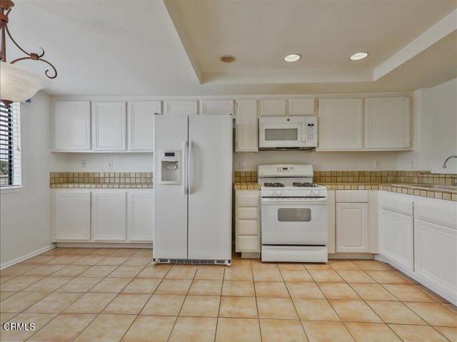 612 Island View Circle, Port Hueneme CA: https://media.crmls.org/mediaz/4d9d73b1-4740-4ea1-83a6-203e92058271.jpg