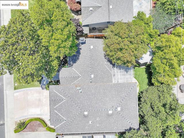 197 Branbury Dr, Campbell CA: https://media.crmls.org/mediaz/4d9dda56-7dab-4409-81a2-e257fe06f73c.jpg