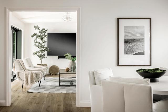 1879 Tahiti Drive, Costa Mesa CA: https://media.crmls.org/mediaz/4d9ef1cc-d9d9-4785-83ac-6e48ec546aed.jpg