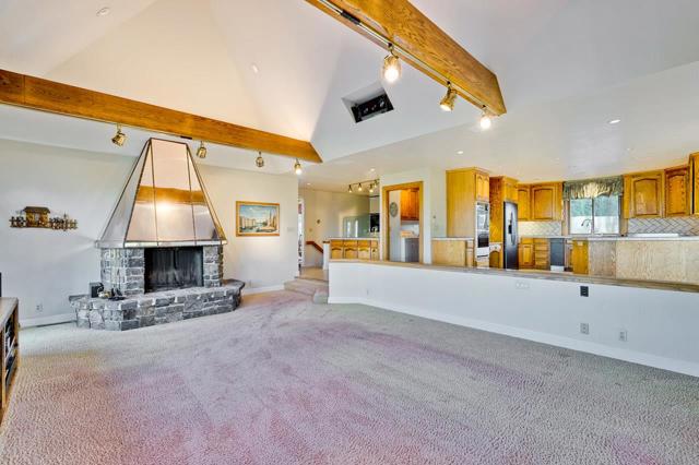 21697 Rainbow Drive, Cupertino CA: https://media.crmls.org/mediaz/4d9f03c2-a7b8-4875-b885-e3ae29064291.jpg