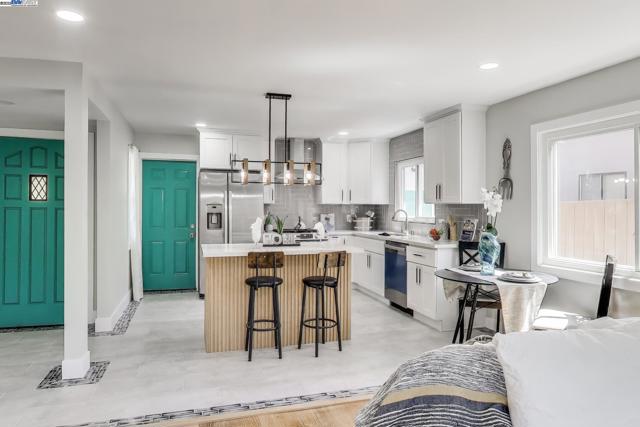2316 DOLORES, Pinole CA: https://media.crmls.org/mediaz/4d9f0d31-db43-44e0-b2c4-f27a27f2b497.jpg