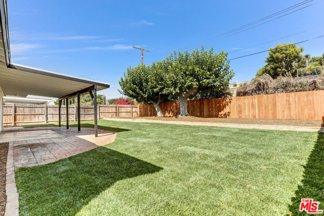 23335 Schoolcraft Street, West Hills CA: https://media.crmls.org/mediaz/4d9fa763-7fba-4651-a519-7f2a5414d923.jpg