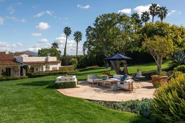 17484 El Vuelo, Rancho Santa Fe CA: https://media.crmls.org/mediaz/4d9fd3df-8485-4017-af32-21c9b080285d.jpg