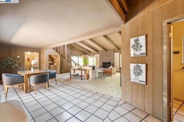 15335 Via Los Tulares, Carmel Valley CA: https://media.crmls.org/mediaz/4d9fe4a7-f5a1-4b1a-a558-a30db745fca3.jpg