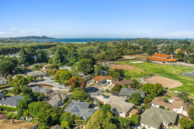 26372 Riverside Place, Carmel CA: https://media.crmls.org/mediaz/4da1c87f-6003-4516-9b6f-5ec4bbe0da3d.jpg