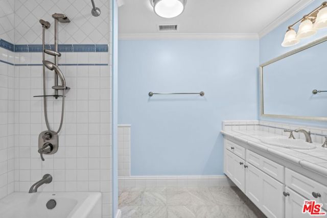 30604 Sicomoro Drive, Malibu CA: https://media.crmls.org/mediaz/4da27576-f948-4f8d-a4a0-11b38e63f6ba.jpg