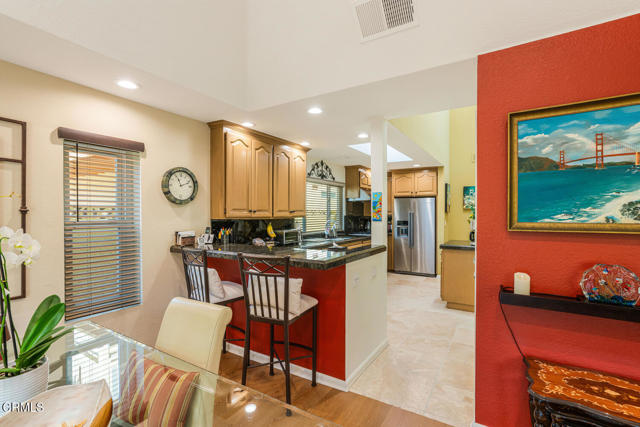 5114 Marlin Way, Oxnard CA: https://media.crmls.org/mediaz/4da2ae8d-4537-4a01-b735-4b52a8be438e.jpg