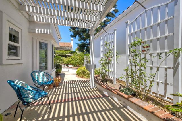 4956 Lamia Way, Oceanside CA: https://media.crmls.org/mediaz/4da2c3c8-d873-4284-9dbd-55731fa443e9.jpg