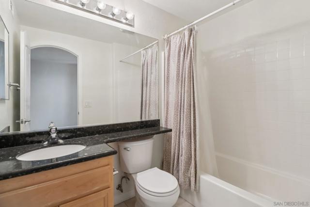 1501 India St, San Diego CA: https://media.crmls.org/mediaz/4da34bc1-6055-41f3-a9d3-89b1bd065c6a.jpg