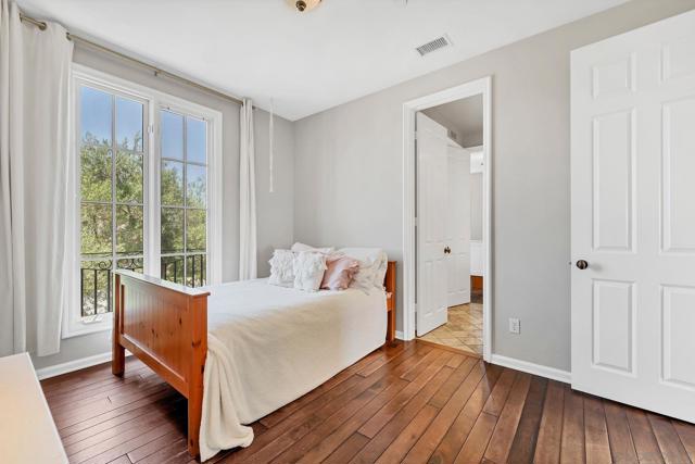 7727 Via Zafiro, San Diego CA: https://media.crmls.org/mediaz/4da3c2f6-3659-4c44-9d8a-022c0d83178c.jpg