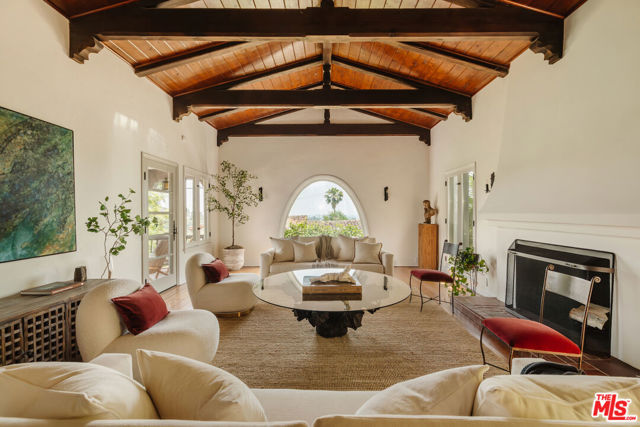 3744 Clayton Avenue, Los Angeles CA: https://media.crmls.org/mediaz/4da46302-c3dd-49c6-8e4f-83f66c824af2.jpg