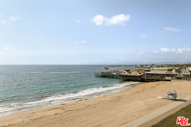 1700 S Pacific Coast Highway, Redondo Beach CA: https://media.crmls.org/mediaz/4da4f063-5de6-4a2f-8a3d-12d379f20698.jpg
