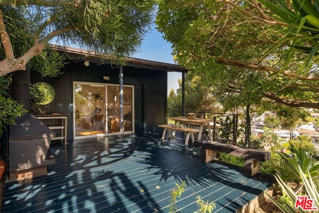 3130 Isabel, Los Angeles CA: https://media.crmls.org/mediaz/4da4f7cb-27c5-4503-918a-93c765a12b0c.jpg