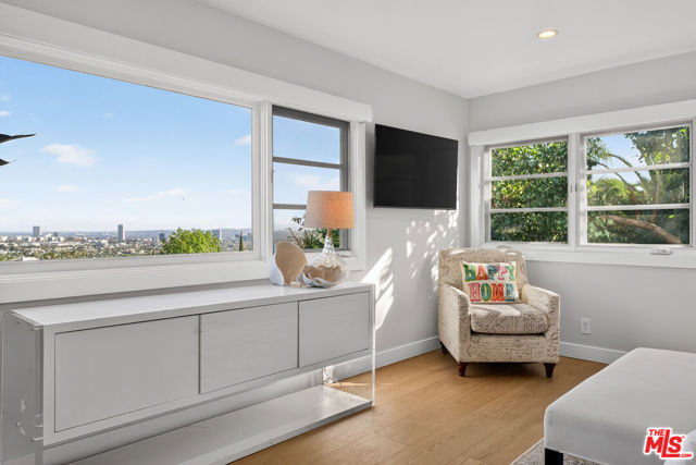 4 Bed Home for Sale in Los Angeles, California