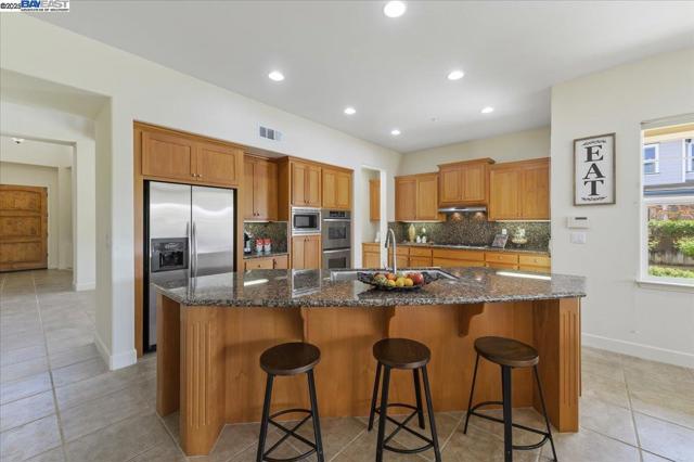 3043 Picholine Dr, Livermore CA: https://media.crmls.org/mediaz/4da5619f-d8bf-4e3c-8318-3f4167a42c9c.jpg