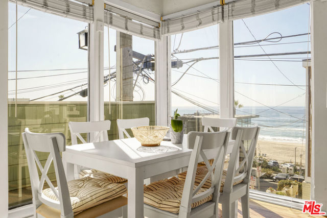 4400 Ocean Drive, Manhattan Beach CA: https://media.crmls.org/mediaz/4da5b49a-13e6-4494-9e2c-d6d279dd30ba.jpg