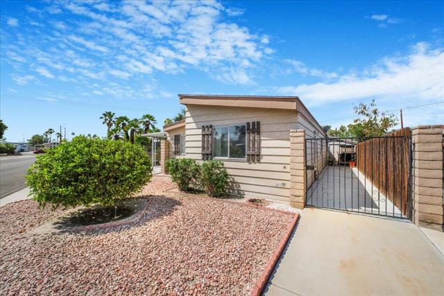 32857 Bloomfield Avenue, Thousand Palms CA: https://media.crmls.org/mediaz/4da5b5ba-d650-4903-8e59-481b7c6db9bf.jpg