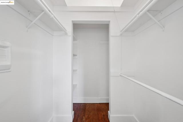 3116 Harrison St, Oakland CA: https://media.crmls.org/mediaz/4da6aafb-8759-42f9-8f23-8872eb1f6845.jpg