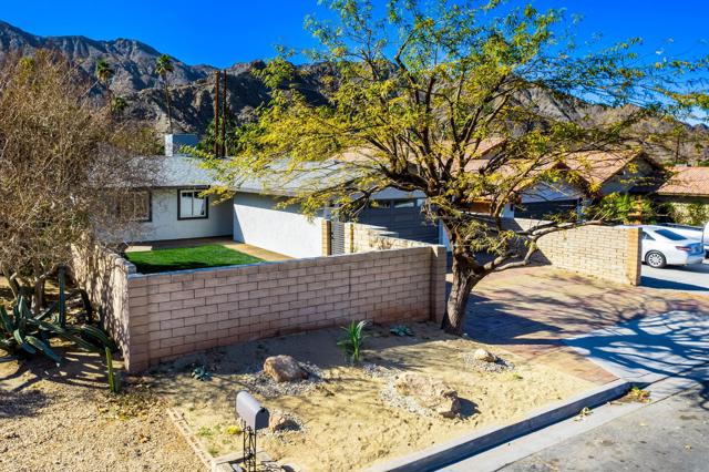 52885 Avenida Carranza, La Quinta CA: https://media.crmls.org/mediaz/4da6c8df-f606-4289-ab20-2a3a1c791071.jpg