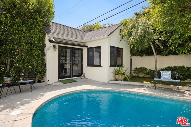 3067 Motor Avenue, Los Angeles CA: https://media.crmls.org/mediaz/4da6e224-4651-421f-bc8a-3bbbe1ab2959.jpg