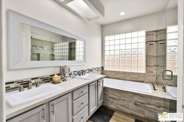 Image 28 of 42 For 78179 Sombrero Court