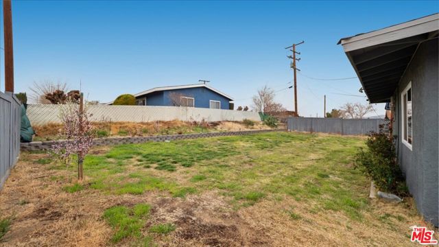 14312 Hesperia Road, Victorville CA: https://media.crmls.org/mediaz/4da7d4d0-b8bc-4a9e-818d-3595d326591d.jpg