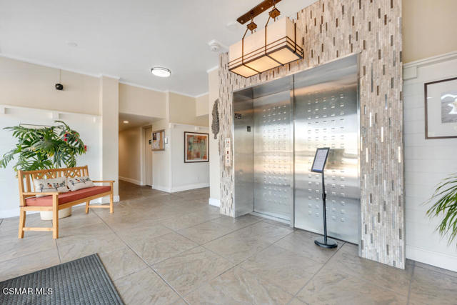 2901 Peninsula Road, Oxnard CA: https://media.crmls.org/mediaz/4da938ed-b711-4e8b-8dfa-f8eea35ef2b3.jpg