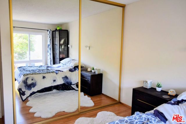 437 29th Street, San Francisco CA: https://media.crmls.org/mediaz/4da95cc6-07dc-4744-9bfc-9e3aab8c3b87.jpg