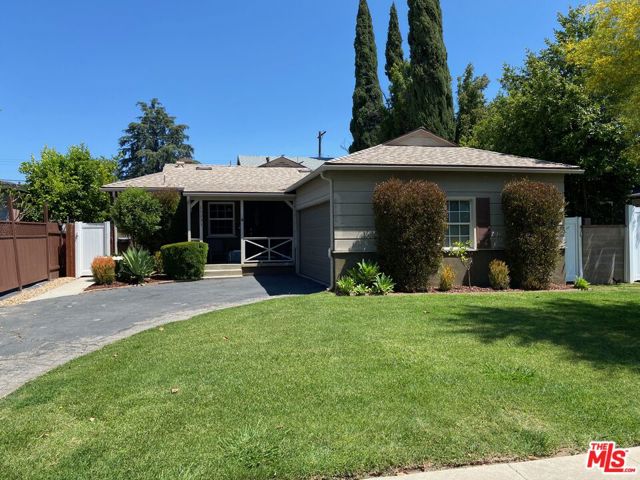 15031 15033 Hartland Street, Van Nuys CA: https://media.crmls.org/mediaz/4daa51df-dc89-4729-a6a0-9fbbab6472ad.jpg