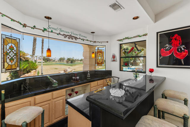 346 Crest Lake Drive, Palm Desert CA: https://media.crmls.org/mediaz/4dab0e20-7af4-43e9-86b4-d85c8a19d8d5.jpg