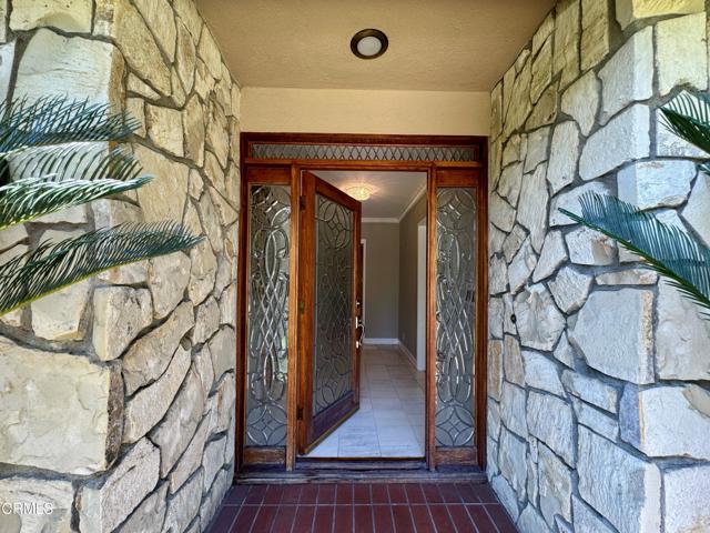 Detail Gallery Image 5 of 38 For 1535 Glenmont Dr, Glendale,  CA 91207 - 3 Beds | 2/2 Baths