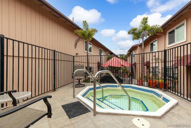 3985 Wabaska Dr, San Diego CA: https://media.crmls.org/mediaz/4dab9820-0cd5-48d6-b4d7-a0b0877cbf24.jpg