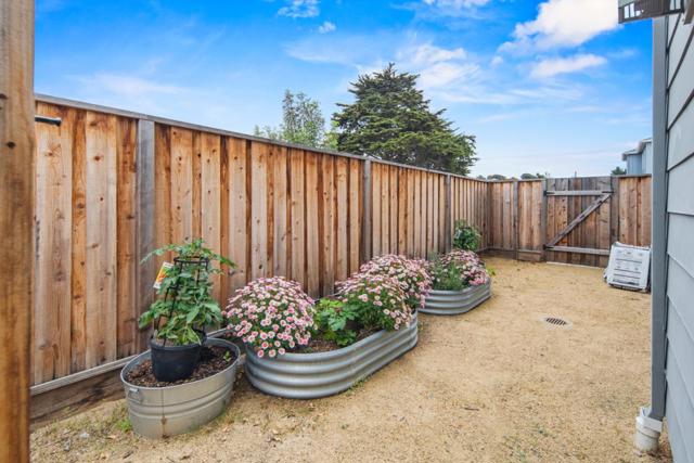 287 Skyview Drive, Marina CA: https://media.crmls.org/mediaz/4dac0e78-4ea3-4138-87c5-b80392f578d3.jpg