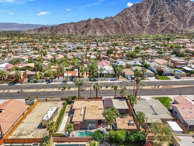 52883 Eisenhower Drive, La Quinta CA: https://media.crmls.org/mediaz/4dac5e69-bbfc-4601-b7f7-5eedd0d298bc.jpg