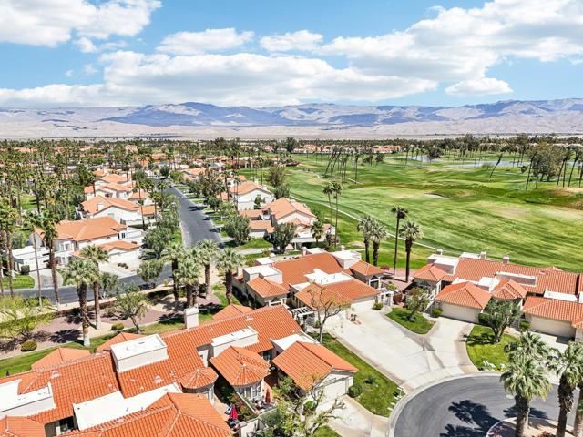 110 Celano Circle, Palm Desert CA: https://media.crmls.org/mediaz/4daca3a0-5fbc-406b-9be3-098a2aa0c8a4.jpg